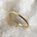 Slim gold band