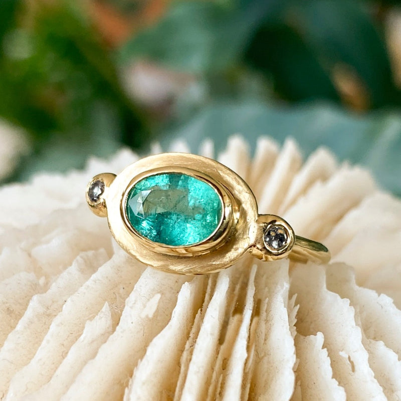 Emerald & Diamond Solis Ring