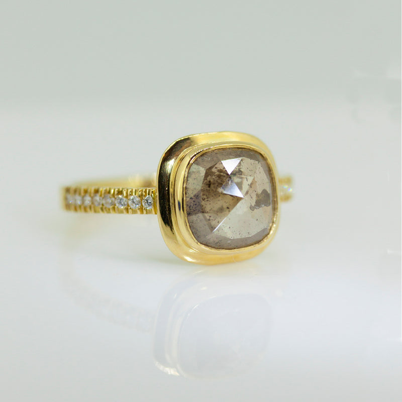 Solis Cognac Ring